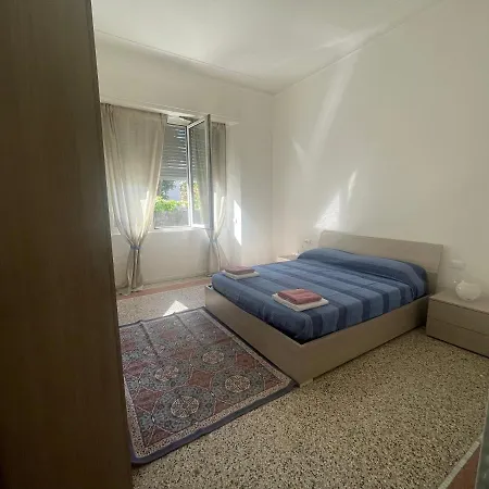 Nonna Prassede Incantevole In Casa Indipendente .. *