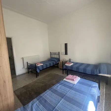 Nonna Prassede Incantevole In Casa Indipendente .. *