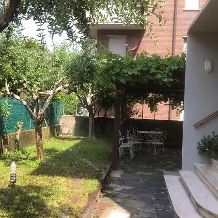 Nonna Prassede Incantevole In Casa Indipendente .. Lecco